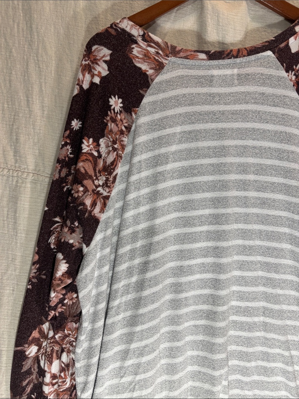 Gray Striped Long-Sleeve Raglan Tee with Brown Floral Sleeves - Picture 14 of 16